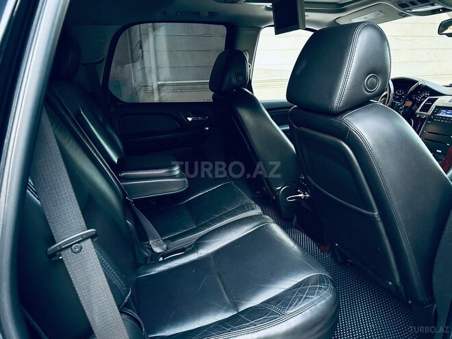 Cadillac Escalade-16