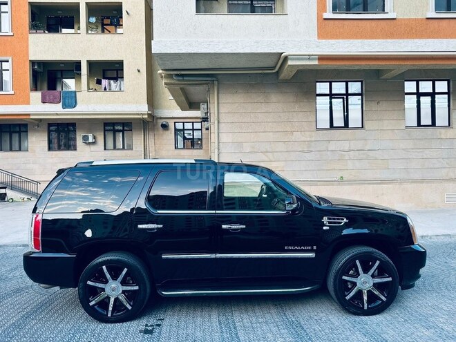 Cadillac Escalade-4
