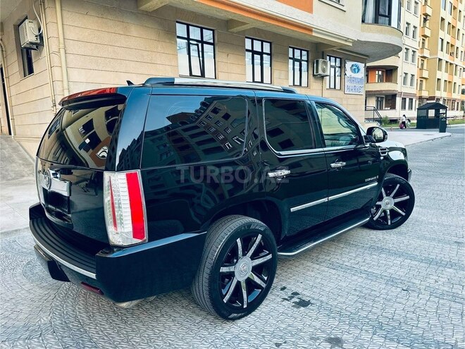 Cadillac Escalade-6