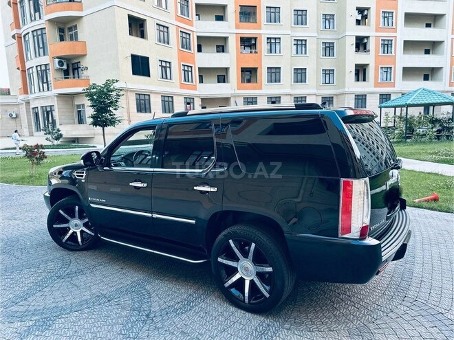 Cadillac Escalade-5