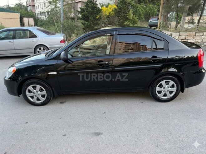 Hyundai Accent-2