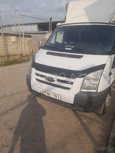 Ford Transit-6