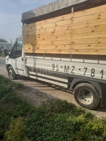Ford Transit-4