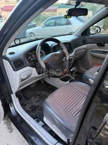 Hyundai Accent-5