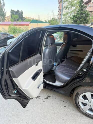Hyundai Accent-6