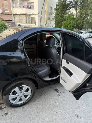 Hyundai Accent-7