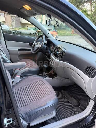 Hyundai Accent-8