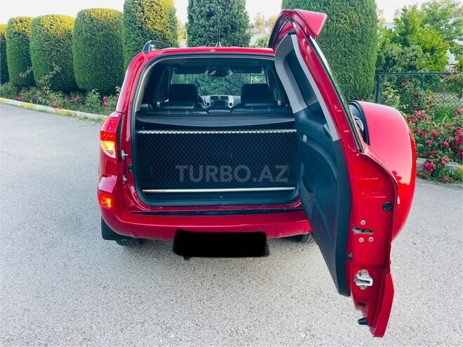 Toyota RAV4-8