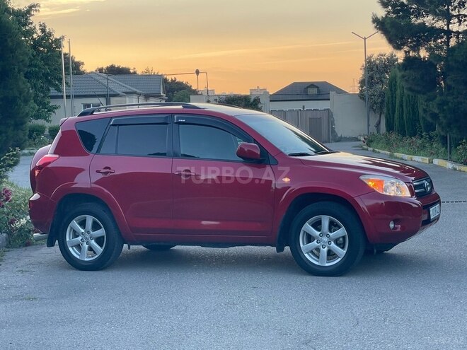 Toyota RAV4-12
