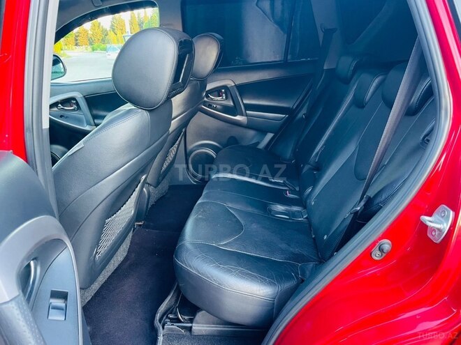 Toyota RAV4-16