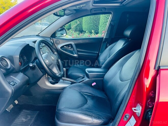 Toyota RAV4-15