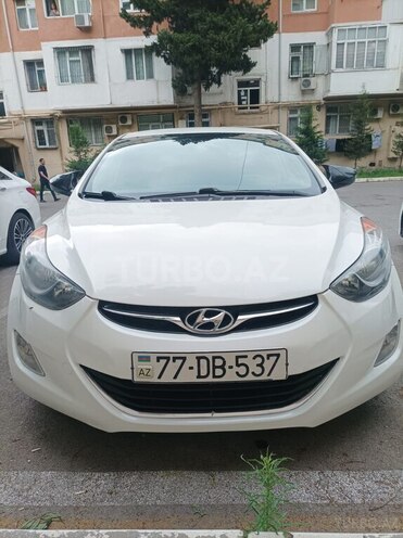Hyundai Elantra-1