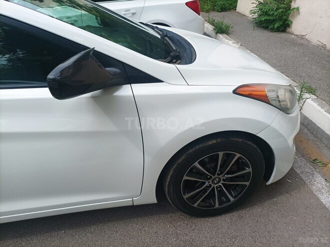Hyundai Elantra-4