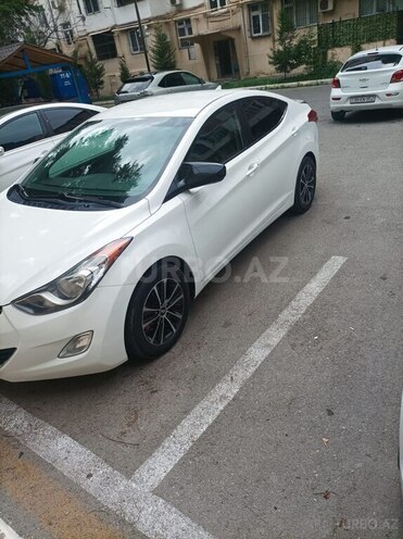 Hyundai Elantra-5