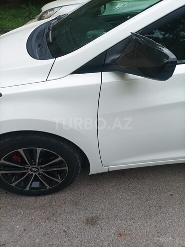 Hyundai Elantra-8