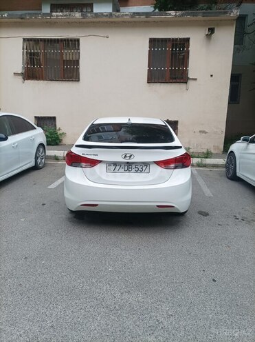 Hyundai Elantra-6