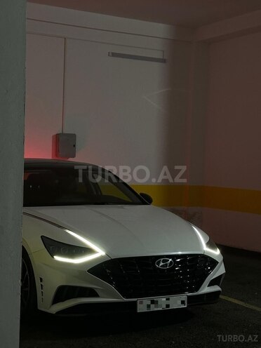 Hyundai Sonata-4