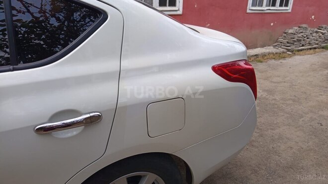 Nissan Sunny-8