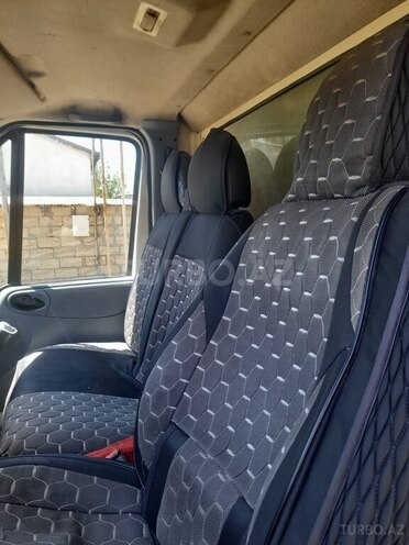 Ford Transit-7