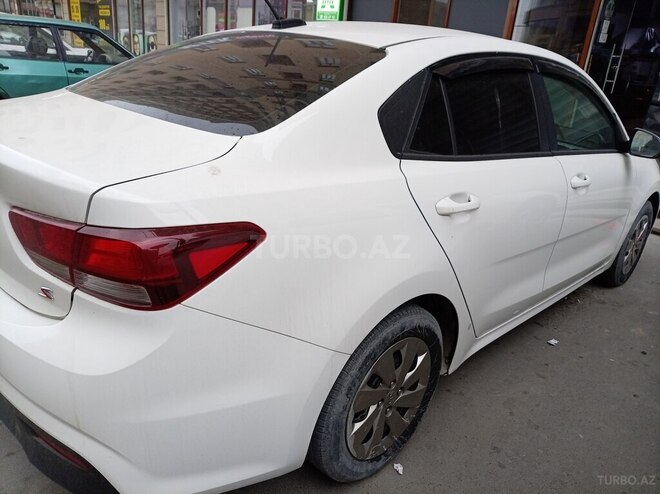 Kia Rio-4
