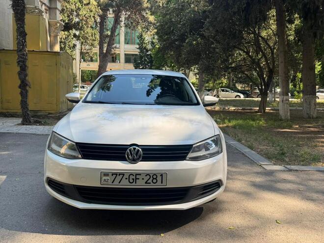 Volkswagen Jetta-1