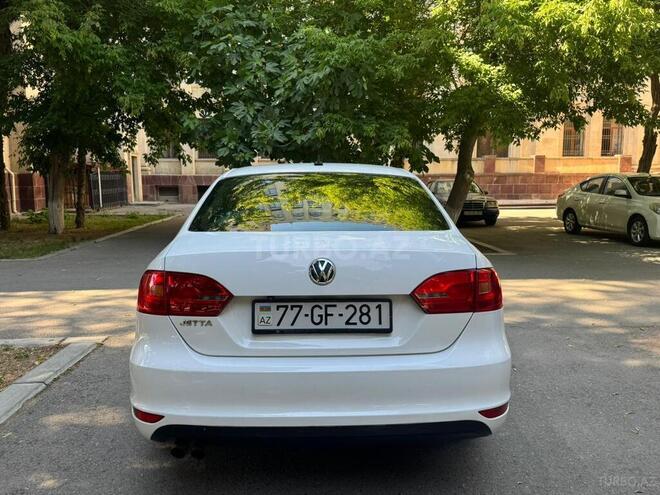 Volkswagen Jetta-2