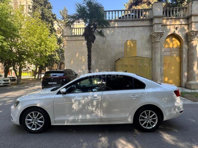 Volkswagen Jetta-4