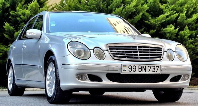 Mercedes E 240-5