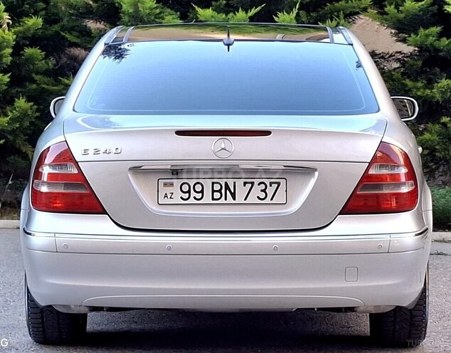 Mercedes E 240-8
