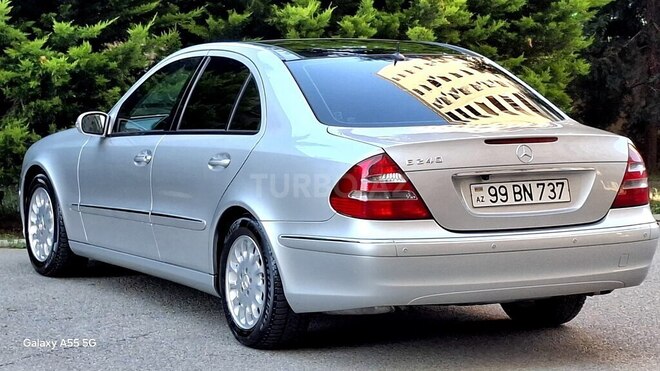 Mercedes E 240-10