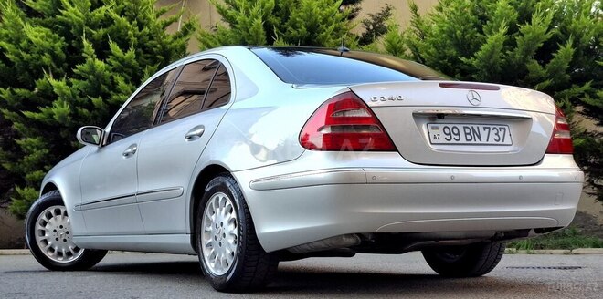 Mercedes E 240-12