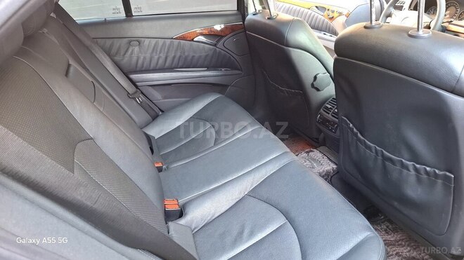 Mercedes E 240-16