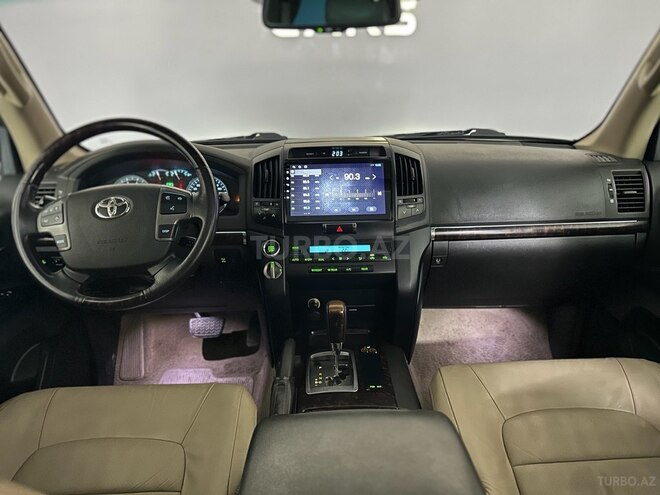 Toyota Land Cruiser-15