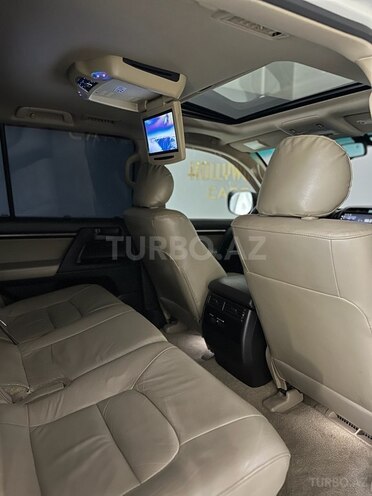 Toyota Land Cruiser-22
