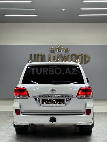 Toyota Land Cruiser-10