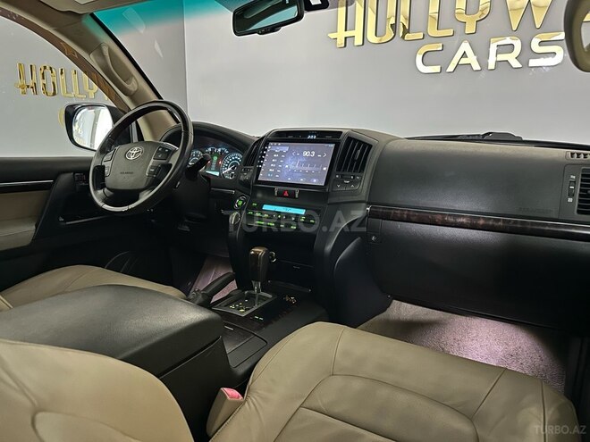 Toyota Land Cruiser-13
