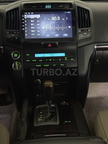Toyota Land Cruiser-18