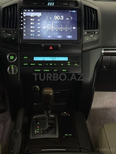 Toyota Land Cruiser-17