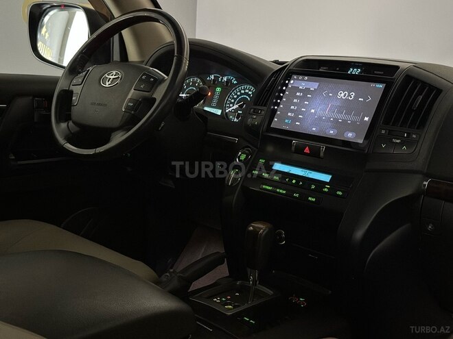 Toyota Land Cruiser-14