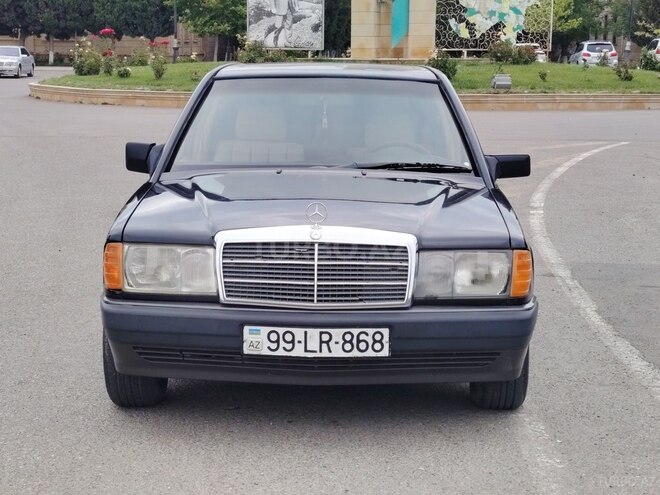Mercedes 190-1