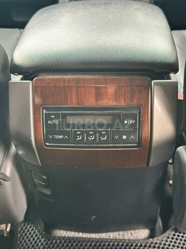 Toyota Land Cruiser Prado-15