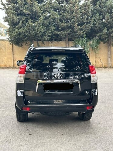 Toyota Land Cruiser Prado-4