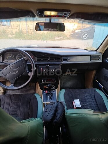 Mercedes 190-2