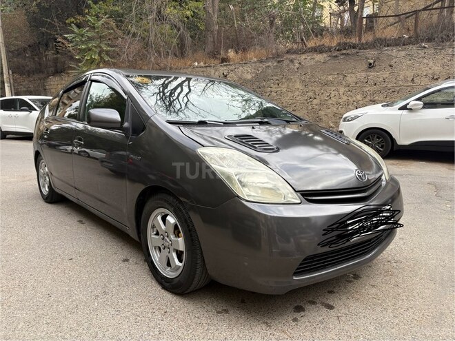 Toyota Prius-2