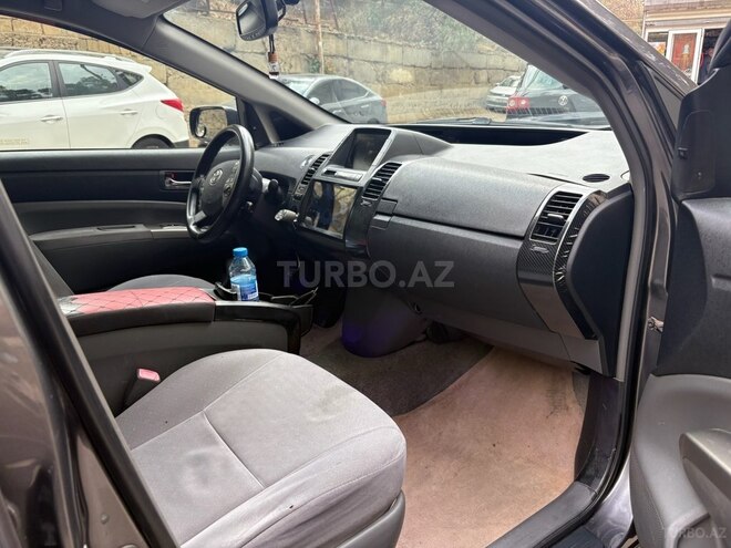 Toyota Prius-6