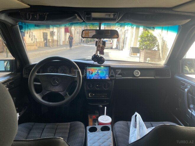 Mercedes 190-4