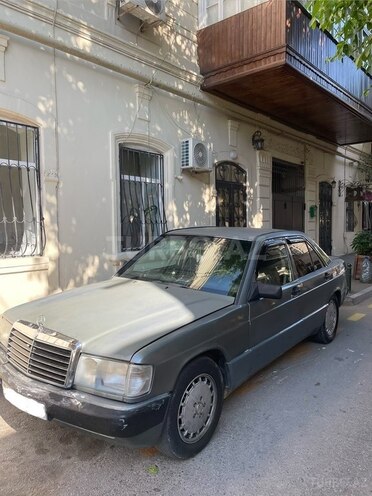Mercedes 190-2