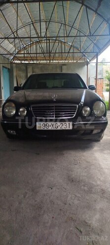 Mercedes E 240-8