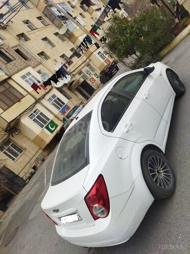 Chevrolet Aveo-5