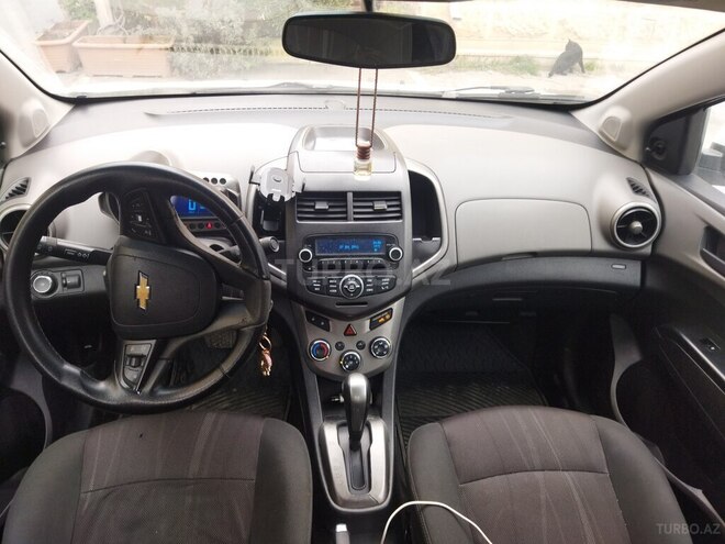 Chevrolet Aveo-8